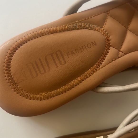 Dusto Sandals, with Pearl and Gold Tone Features, SZ 36 - Picture 4 of 10